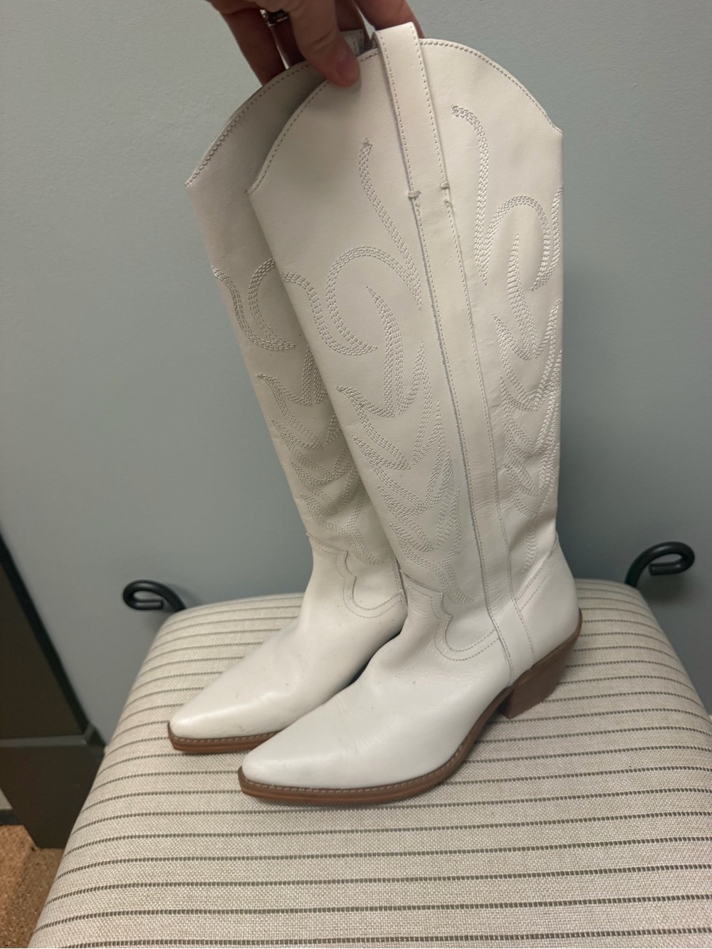 Elegant White Over-the-Knee Western Boots